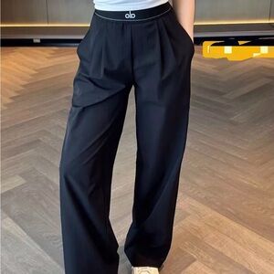 ALO Yoga Black Wide-Leg Pleated Trousers